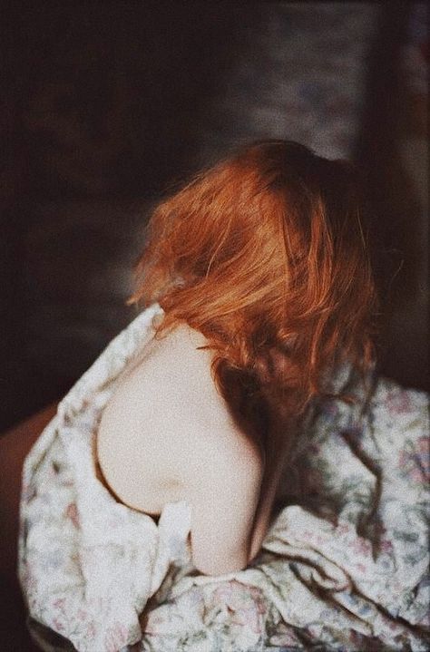 Short Red Hair, Cowboy Aesthetic, The Ancient Magus Bride, Dark Red Hair, Fairytale Photography, Girls With Red Hair, Fantasy Hair, Magic Aesthetic, Color Your Hair