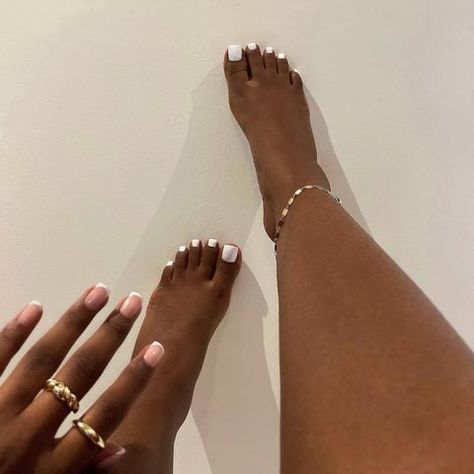 French Manicure Nails, Cute Toes, Cute Toe Nails, Glow Nails, Cute Piercings, Skin Care Remedies, Pink Acrylic Nails, Fabulous Nails, French Tip Nails