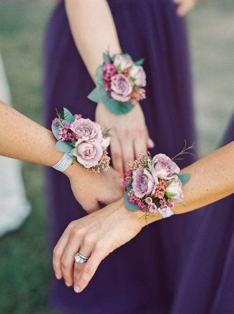 Cinderella Wedding Inspiration, Bracelet Corsage, Bridesmaid Corsage, Corsage And Boutonniere, Corsage Prom, Prom Flowers, Flower Corsage, Corsage Wedding, Wrist Corsage