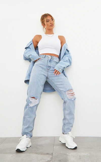 PrettyLittleThing Collection Clothing | PrettyLittleThing USA Light Colored Jeans Outfit, Jeans For 2023, Ripped Mom Jeans Outfit, 17 Aesthetic, Slogan Clothing, Crop Top Blanc, Light Color Jeans, Popular Jeans, Teenage Clothing