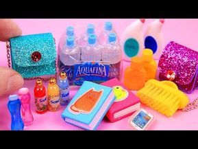 14 DIY Barbie miniatures How To Make Barbie Stuff, Barbie Crafts Diy, Diy Barbie Accessories, Diy Barbie Stuff, Barbie Bathroom, Barbie Diy Accessories, Barbie Crafts, Barbie House Furniture, Barbie Playsets