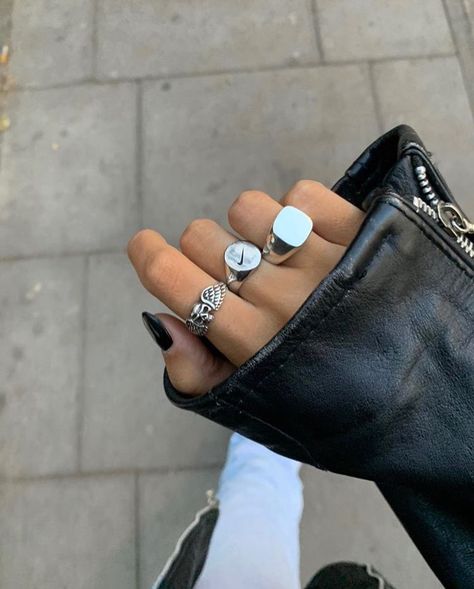 Edgy Jewelry, Nail Ring, Iconic Fashion, Dope Jewelry, Jewelry Lookbook, Hand Jewelry, Girly Jewelry, Jewelry Inspo, Stylish Jewelry