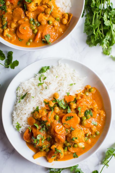 Vegan Tikka Masala, Recipes Avocado, Aloo Gobi, Vindaloo, Delicious Vegetables, Masala Recipe, Tikka Masala, Vegetarian Dinner, Vegan Dinner Recipes