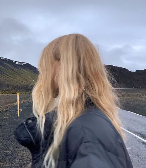 ROSEDORCA on Instagram: “Iceland @frejawewer” Black Lungs, Hair Therapy, Brown Blonde Hair, Long Blonde, Good Hair Day, Quentin Tarantino, Grunge Hair, Dream Hair, Soap Opera