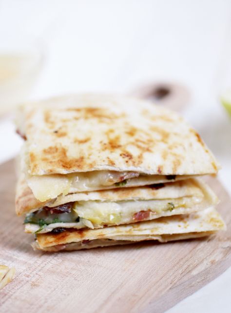 Brie, Apple and Bacon Quesadillas - The Merrythought Apple Quesadilla Recipes, Bacon Quesadilla, Sandwich Melts, Brie Recipes, Creative Diy Projects, Apples And Cheese, Meat Dinners, Delicious Vegetables, Spinach And Cheese