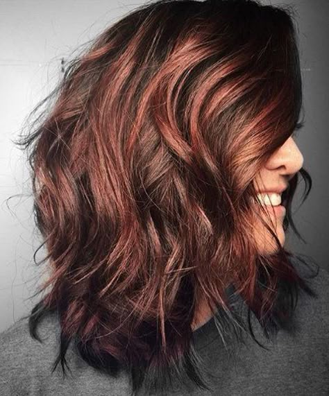 Rambut Brunette, Balayage Short, Brunette Balayage, Dark Hair With Highlights, Different Hair Colors, Hair Color Auburn, Front Hair Styles, Short Hair Balayage, Winter Hair Color