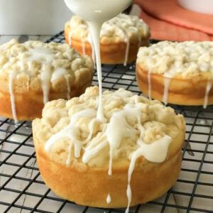 Mini Lemon Coffee Cakes with Crumb Topping - Chew On This Slow Cooker Bread Pudding, Lemon Crumb Cake, Lemon Coffee Cake, Lemon Coffee, Crumb Coffee Cakes, Slow Cooker Bread, Squeeze The Day, Slow Cooker Breakfast, Lemon Dessert Recipes