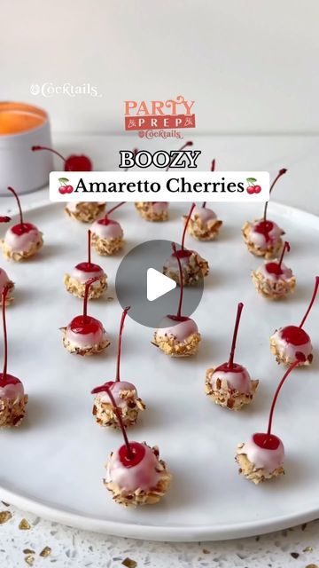 Cocktails (21+ to follow) on Instagram: "These Boozy Amaretto Cherries are the perfect treat for a party🍒 And they’re made using only four ingredients.

#boozyamarettocherries #boozy #amaretto #cherries #almond #boozydesserts #whitechocolate #amarettorecipes" Amaretto Cranberry Kiss, Cherry Amaretto Cake, Chocolate Cherry Amaretto Cookies, Boozy Snacks, Amaretto Cherries, Boozy Cherries, Christmas Munchies, Appetizer Presentation, Boozy Fruit