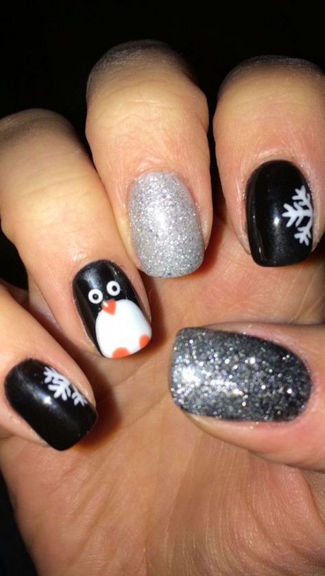 Short Penguin Nails, Penguin Nails Christmas, Penguin Nail Designs, Mercedes Nails, Normal Nails, Penguin Nail Art, Penguin Nails, Winter Nail Art Designs, Plaid Nail Art