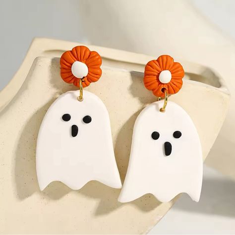 Classic Boo Ghost Clay Earrings With Orange Flower Detailing Perfect For Your Next Fall Adventure. Ghost Clay, Clay Ghost, Clay Halloween, Polymer Clay Halloween, Halloween Clay, Clay Magnets, Porcelain Earrings, Ghost Earrings, Boo Ghost