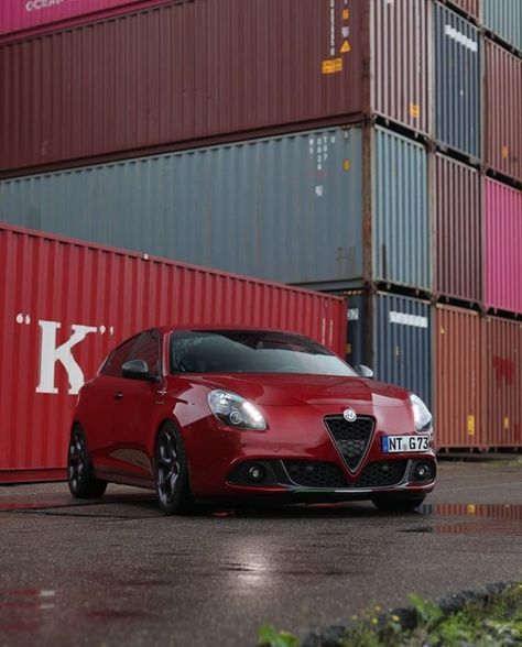 Alfa Romeo Tuning, Italian History, Alfa Romeo Giulietta, Fiat Abarth, Dream Car, Alfa Romeo, Maserati, Cars And Motorcycles, Dream Cars