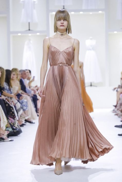 Christian Dior: Fall 2018 Dior Dresses, Abed Mahfouz, Dior Dress, Chanel Cruise, Atelier Versace, Pink Dresses, Dior Couture, Couture Runway, Dresses Elegant