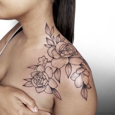 A simple black & grey mixed floral tattoo. A fun placement covering just a bit of her shoulder chest & neck.  (By Graeme Maunder)  #floraltattoo #flowertattoo #shouldertattoo #necktattoo #graememaunder #getmauney #rosetattoo #botanicaltattoo #vancouvertattoo #blackworktattoo #girlstattoo #girlswithtattoos #tattoo #tattoos #tattooideas #tattooinspiration Shoulder To Neck Tattoos For Women, Neck To Shoulder Tattoo, Shoulder Neck Tattoo, Shoulder Tattoo Female, Kneck Tattoos, Chest Tattoo Flowers, Shoulder Piece Tattoo, Chest Tattoo Female Upper, Flower Neck Tattoo