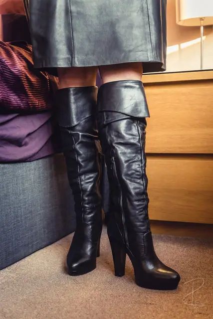 Leather Thigh High Boots Outfit, Skirt And Thigh Highs, Thigh High Boots Outfit, Stiletto Heel Boots, Long Leather Gloves, Black Leather Dress, High Boots Outfit, Leather Thigh High Boots, Black Leather Dresses