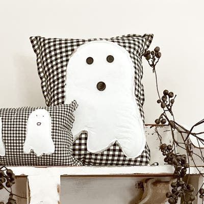 Ghost Pillow Pattern, Craft Halloween, Check Background, Ghost Pillow, Black Candle Holders, Wood Bat, Farmhouse Quilts, Halloween Sewing, Rustic Halloween