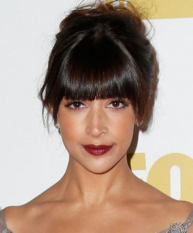 Hannah Simone Cece New Girl, Bangs Bun, Hannah Simone, Swept Back Hair, Perfect Bangs, African American Hairstyles, Asian Hair, Tv Guide, Web Magazine