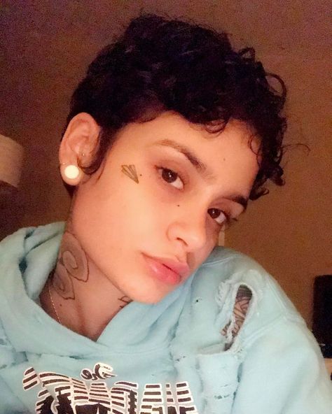 Kehlani Singer, Paper Airplane Tattoo, Kehlani Instagram, Finger Waves Short Hair, Airplane Tattoo, Kehlani Parrish, Curly Bangs, Paper Airplane, Very Short Hair