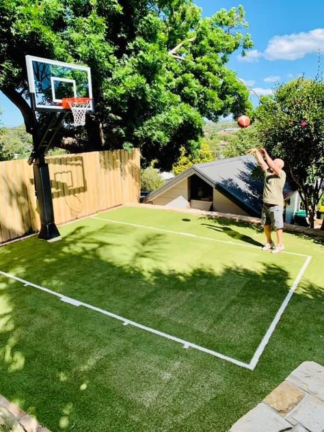 Basketball Court Backyard Ideas, Small Yard Basketball Court, Basketball Court Garden, Diy Sport Court Backyard, Backyard Basketball Hoop, Half Court Basketball Backyard, Small Backyard Basketball Court Ideas, Diy Basketball Court Backyard Cheap, Sport Court Backyard Ideas