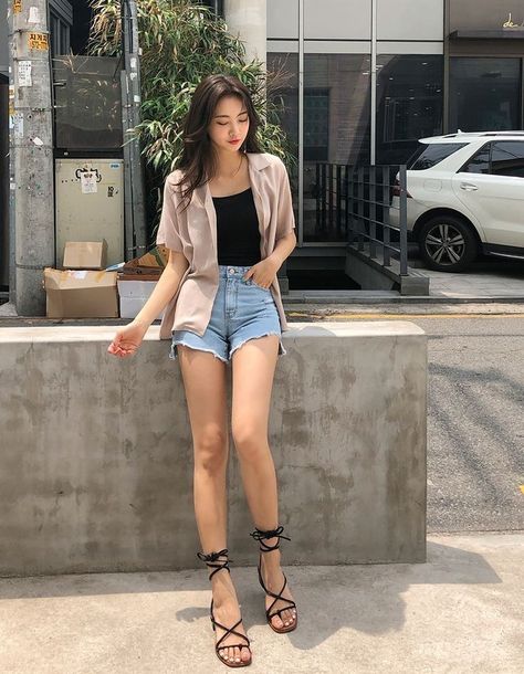 f18a6d1cde4b205199de8729a6637b42desc40346394ri Korean Summer Outfits, Looks Pinterest, Korean Fashion Summer, 여름 스타일, Pakaian Feminin, Korean Casual Outfits, Korean Clothing, Bag Shoes, Mode Kpop