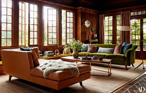 Inside the Berkeley Home of Jennifer Doebler and Pat Kelly Photos | Architectural Digest Craftsman Living Room, Berkeley Homes, Los Angeles Interior Design, Craftsman Interior, Casa Loft, Interior Design Per La Casa, California Living, Isamu Noguchi, Craftsman Style Homes