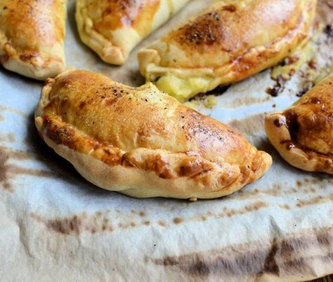 Childhood memories of family picnics and a lovely recipe for cheese and onion pasties. These delicious little pasties are packed with Farmhouse Cheddar cheese, mashed potatoes and onions, and are my MOST requested recipe by all of my family and friends! Potato Pasties, Vegetarian Pasties, Cheese And Onion Pasty, Vegetable Pasties, Pasties Recipes, Low Fodmap Recipes, Fodmap Recipes, Irish Recipes, British Food