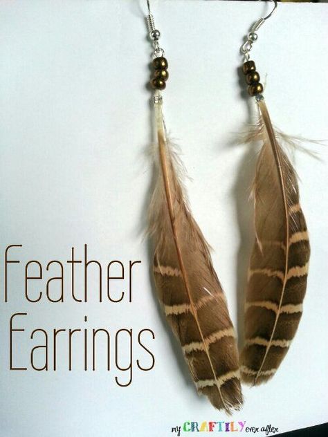 Feather Earrings - Easy Gift Series Feather Earrings Diy, Magical Item, Feather Accessories, Earrings Feather, Earrings Ideas, Feather Crafts, Dragonfly Necklace, Funky Earrings, Earrings Diy