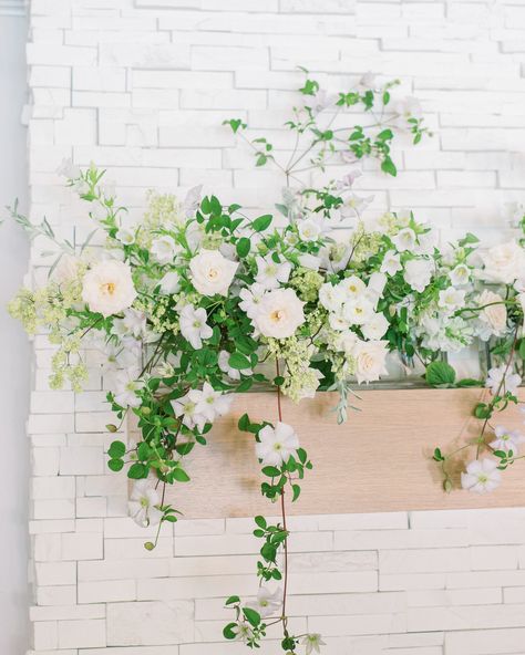 Alana + Grant - Ashley Fox Designs Wedding Flowers Minnesota Window Greenery, Mantel Floral Arrangements, Mantle Arrangements, Fireplace Install, Flowers Installation, Wedding Mantle, Fireplace Options, Candlelit Table, Small Wedding Bouquets