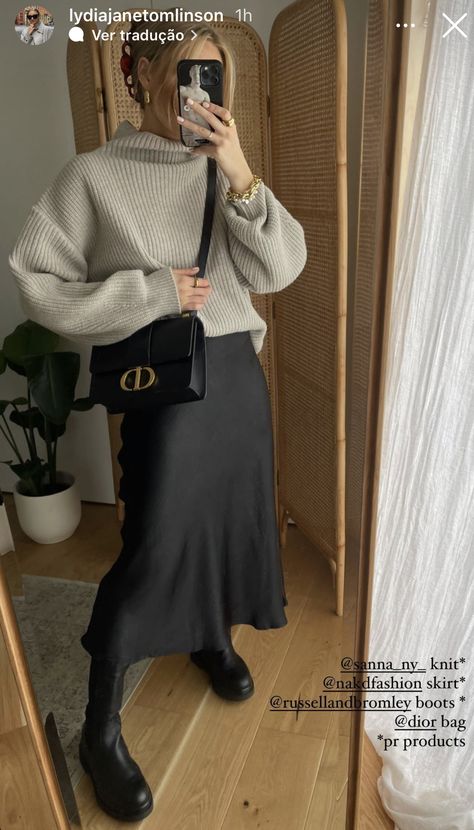 Slip Skirt Outfit Winter, Black Slip Skirt Outfit, Midi Skirt Outfit Winter, Slip Skirt Outfit, Silk Skirt Outfit, Silk Dresses Outfit, Silk Slip Skirt, Skirt Outfit Fall, Satin Skirt Outfit