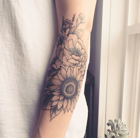 Sunflower Tattoo Thigh, Sunflower Tattoo Simple, Carnation Tattoo, Sunflower Tattoo Sleeve, Sunflower Tattoo Shoulder, Sunflower Tattoos, Full Sleeve Tattoos, Sunflower Tattoo, Time Tattoos