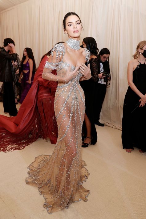 Kendall Jenner Prom, Kendall Jenner Met Gala, Reception Gowns, Met Gala Red Carpet, Formal Party, Celebrity Dresses, Beaded Dress, Kendall Jenner, Evening Gowns