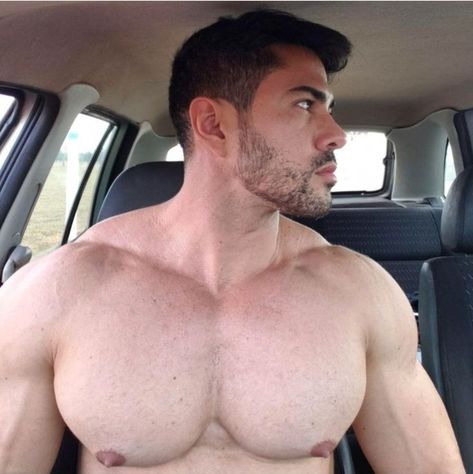 Men Chest Hair, Logam Mulia, Hot Dads, Beefy Men, Big Muscles, Men's Muscle, Muscular Men, Shirtless Men, Athletic Men