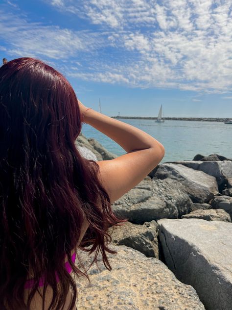 Red Hair Beach Aesthetic, Red Hair Beach, Cherry Red Hair, Vacation Hairstyles, Red Beach, Girls Vacation, Girls With Red Hair, Mamma Mia, Hair Photo