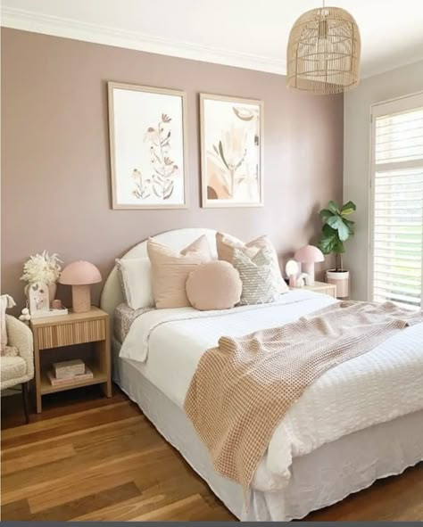 Light Pink Wall Room Ideas, Blush Room Ideas, Beige Girls Bedroom, Pink And Beige Room, Pink And Beige Bedroom, Bedroom Painting Ideas, Bedroom Decor Pink, Beautiful Bedroom Colors, Bedroom Beige