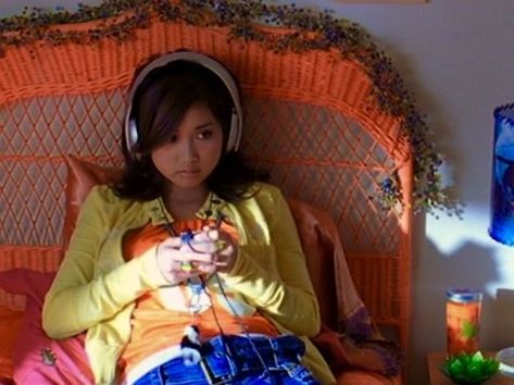 Stuck In The Suburbs Outfits, 2000s Lookbook, Stuck In The Suburbs, 2000s Things, London Tipton, Save Outfits, Nostalgia Core, Movie Inspired Outfits, Brenda Song