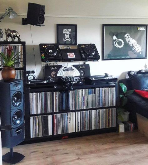 Dj Studio Room Ideas Dj Setup, Dj Setup Ideas Home, Dj Studio Room Ideas, Dj Bedroom, Music Setup, Home Recording Studio Setup, Recording Studio Setup, Dj Room, Home Music Rooms