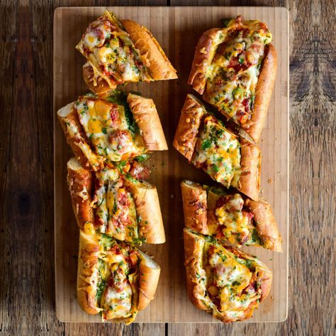 Lasagna Boats In Bread, Lasagna Stuffed Garlic Bread, Bread Boat Recipes, Garlic Bread Lasagna, Bread Lasagna, Stuffed Garlic Bread, Tuna Melt Sandwich, Cheesy Pull Apart Bread, Steak Kebabs