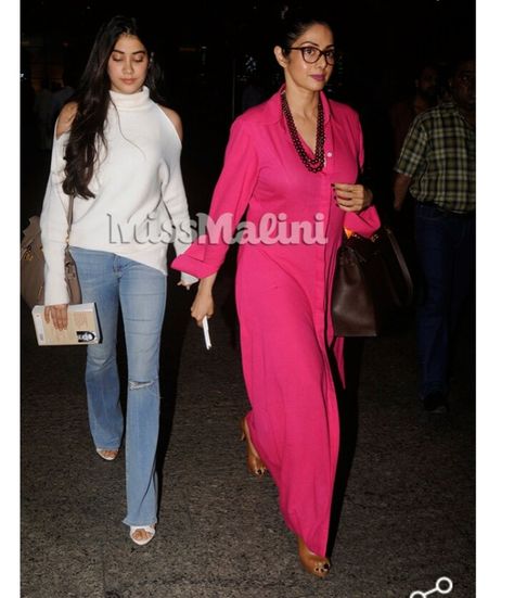 Elder Daughter, No Boyfriend, Jahnvi Kapoor, Khushi Kapoor, Star Kid, Jhanvi Kapoor, Star Kids, Janhvi Kapoor, Western Style Outfits