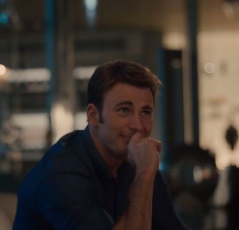 This is the face Steve makes at Tony as he tries to lift Mjolnir Captain Rogers, Frank Castle, Matt Murdock, Steve Rogers Captain America, Carol Danvers, Chris Evans Captain America, Age Of Ultron, Steve Rogers, Avengers Assemble