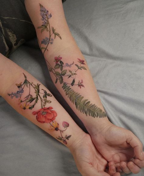 Vanessa Core, Feminine Shoulder Tattoos, Back Of Neck Tattoo, Muster Tattoos, Tasteful Tattoos, Floral Tattoo Sleeve, Back Tattoos For Guys, Flower Tattoo Sleeve, Botanical Tattoo