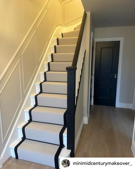 🔥🔥 Transformation Thursday 🔥🔥 from @minimidcenturymakeover_ Our hallway is done!!!🥳🥹(well nearly ahah) Absolutely obsessed with this transformation😍 Details👇🏻 Colour on the walls- goose feathers by valspar Stair runner- @stairrunner natural rib hessian with black border *pr discount received Flooring- @floor.street desert oak straight plank- use code MIDCENT10 for 10% off Doors- from leaderdoors #transformation #transformationthursday #stairway #stairgoals #stairdecor #staircarpet #stai... Black Stair Runner, Black Stairs, Oak Stairs, House Staircase, Stair Decor, Wooden Stairs, New Carpet, Carpet Stairs, Stair Runner Carpet