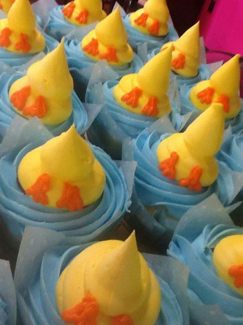 Super cute for a baby shower or duck birthday party theme Duck Birthday Theme, Duck Birthday Party, Duck Baby Shower Theme, Rubber Ducky Party, Rubber Ducky Birthday, Rubber Duck Birthday, Ducky Baby Showers, Duck Cake, Ducky Baby Shower