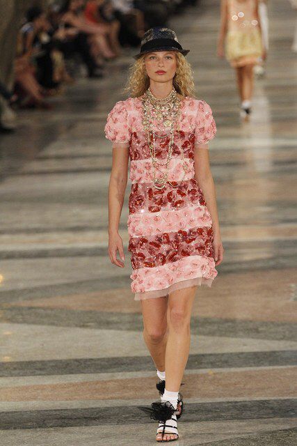 Chanel, Look #81 Resort 2017 Fashion, Chanel 2017, Moda Chanel, Chanel Resort, Mode Chanel, Chanel Cruise, Chic Summer Outfits, Chanel Fashion, Runway Collection