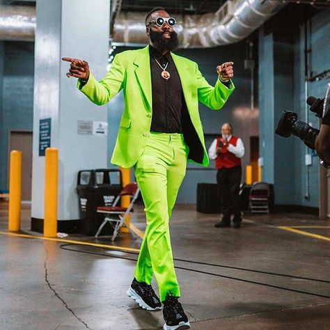 JAMES VERSACE @jharden13 @versace #JamesHarden wearing a awesome neon green #Versace suit & #VersaceChainReaction sneakers for the @houstonrockets vs @okcthunder game. #blacksnobiety #jamesharden #versace #nbastyle #miami #la #california #houston #nyc #nba #fashion #love #black Green Outfits Men, Neon Green Suit, Neon Green Outfits, Green Suit Men, Tailored Fashion, Suits Casual, Tan Suit, Nba Fashion, Trousers Men