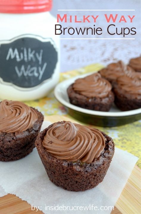 Milky Way Brownie Cups Brownie Cups, Brownie Bites, Brownie Mix, Desserts To Make, Yummy Sweets, Eat Dessert, Baklava, Brownie Recipes, Sweets Treats