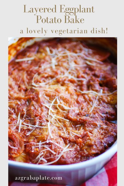 Layered Eggplant-Potato Bake is a tasty and simple vegetarian dish that is ideal for dinner on a cool night. This hearty dish is so easy to make. Can you imagine digging into the cheesy layers covered in sauce? Eggplant Potato Recipe, Popsicle Stick Turkey, Eggplant Sweet Potato, Turkey Crafts For Kids, Potato Bake, Vegetarian Dish, Baked Dinner, Baked Eggplant, One Dish Dinners