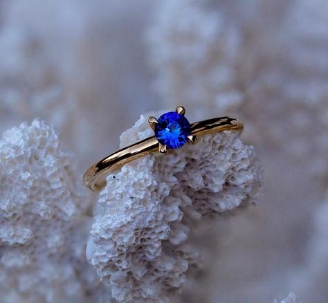 Famous Engagement Rings, Blue Sapphire Ring, Ceylon Sapphire, Gold Earrings Designs, Blue Sapphire Rings, Ring Size Guide, Solid Yellow, Ice Blue, Designer Earrings