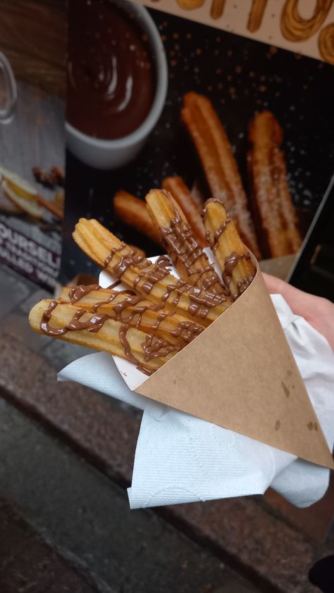 Churros Packaging, Plating Ideas, Food Truck Business, Snap Food, Pretty Food, Food Cravings, Food Truck, Aesthetic Food, Food Hacks