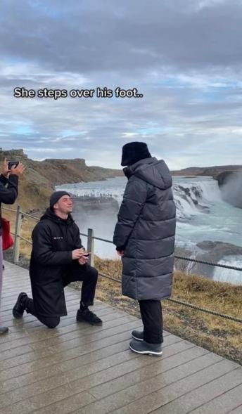 Tourist sabotages romantic proposal in epic video: 'Oblivious' Proposal Videos, Video Caption, Miss Us, Romantic Proposal, Viral Tiktok, Romantic Moments, Gone Wrong, Engagement Couple, In This Moment