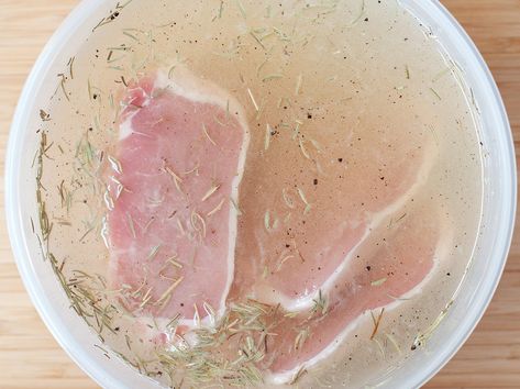 Pork Brine Recipe, Pork Chop Brine Recipes, Brined Pork Chops, Brine For Pork, Pork Chop Brine, Rumchata Recipes, Easy Pork Chops, Bbq Pork Ribs, Bbq Shrimp