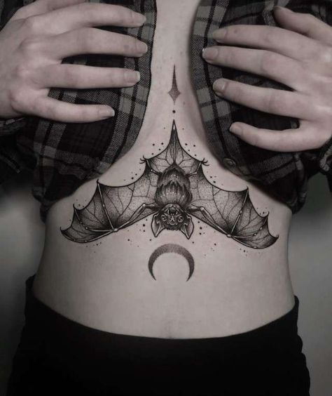 Black Hip Tattoo, Feminine Stomach Tattoos, Bats Tattoo Design, Underboob Tattoo Designs, Belly Tattoos, Bauch Tattoos, Herz Tattoo, Underboob Tattoo, Bat Tattoo